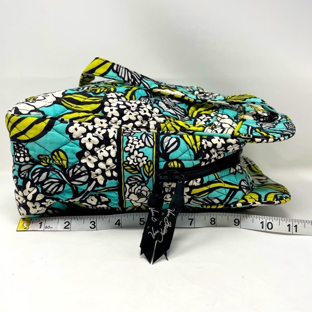 NWOT Vera Bradley Floral Quilted Shoulder Bag - Picture 6 of 11